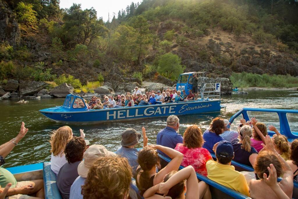 Villa Riverside 5 Grants Pass